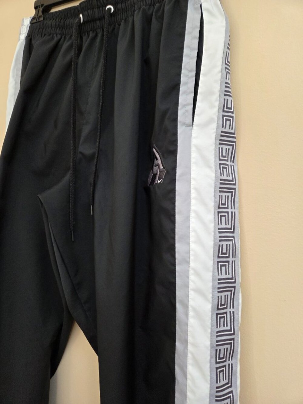 Nike Men's XL  Basketball Giannis Antetokounmpo Track Jogger Pants CK6264-010